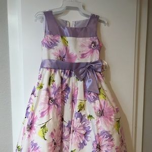 Super cute floral dress!!❤️